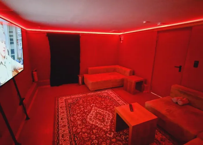 Kreuzberg 1-4 Guest Bedroom Kitchen Bathroom Cinema Room