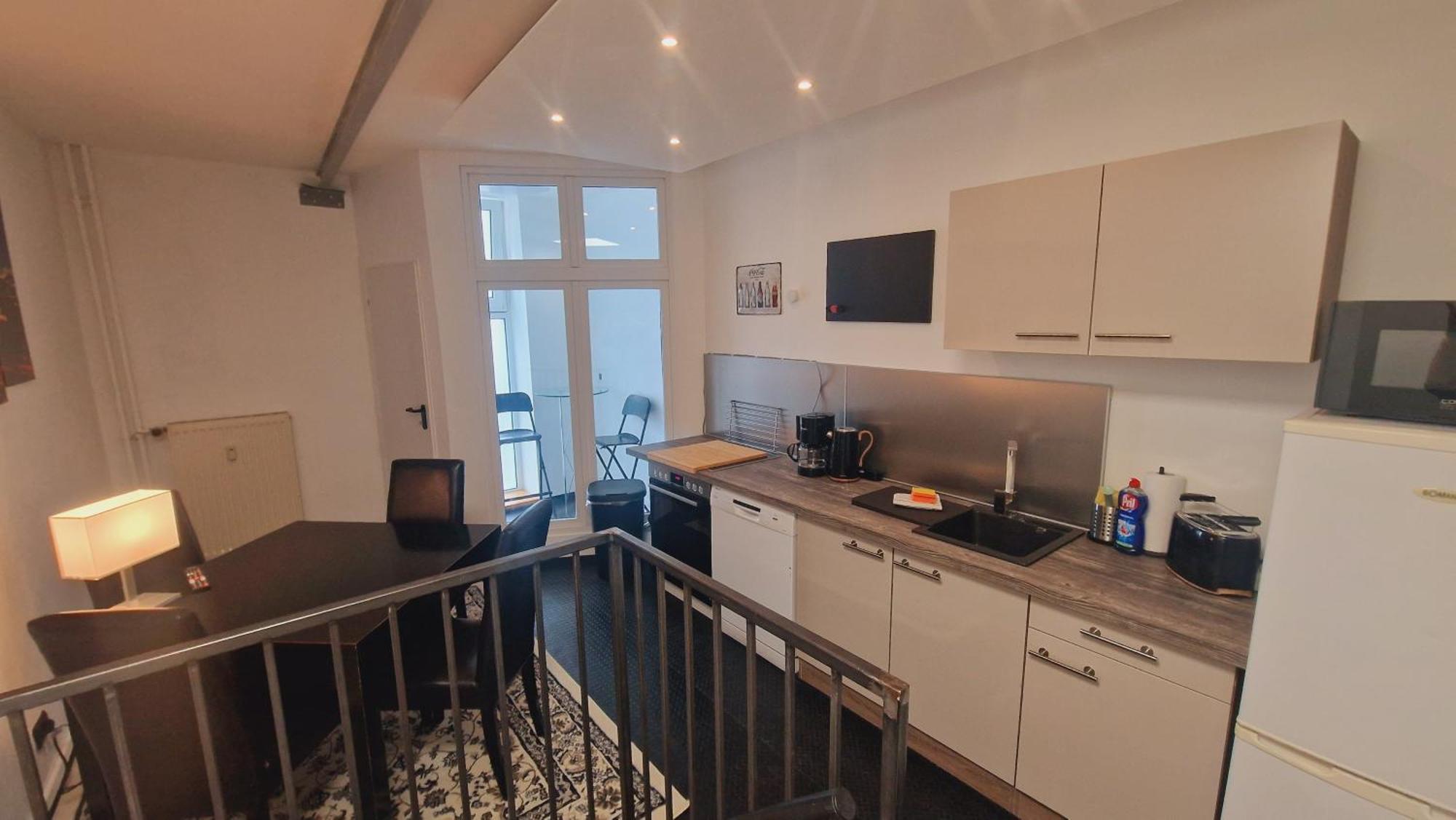 Appartement Kreuzberg 1-4 Guest Bedroom Kitchen Bathroom Cinema Berlijn
